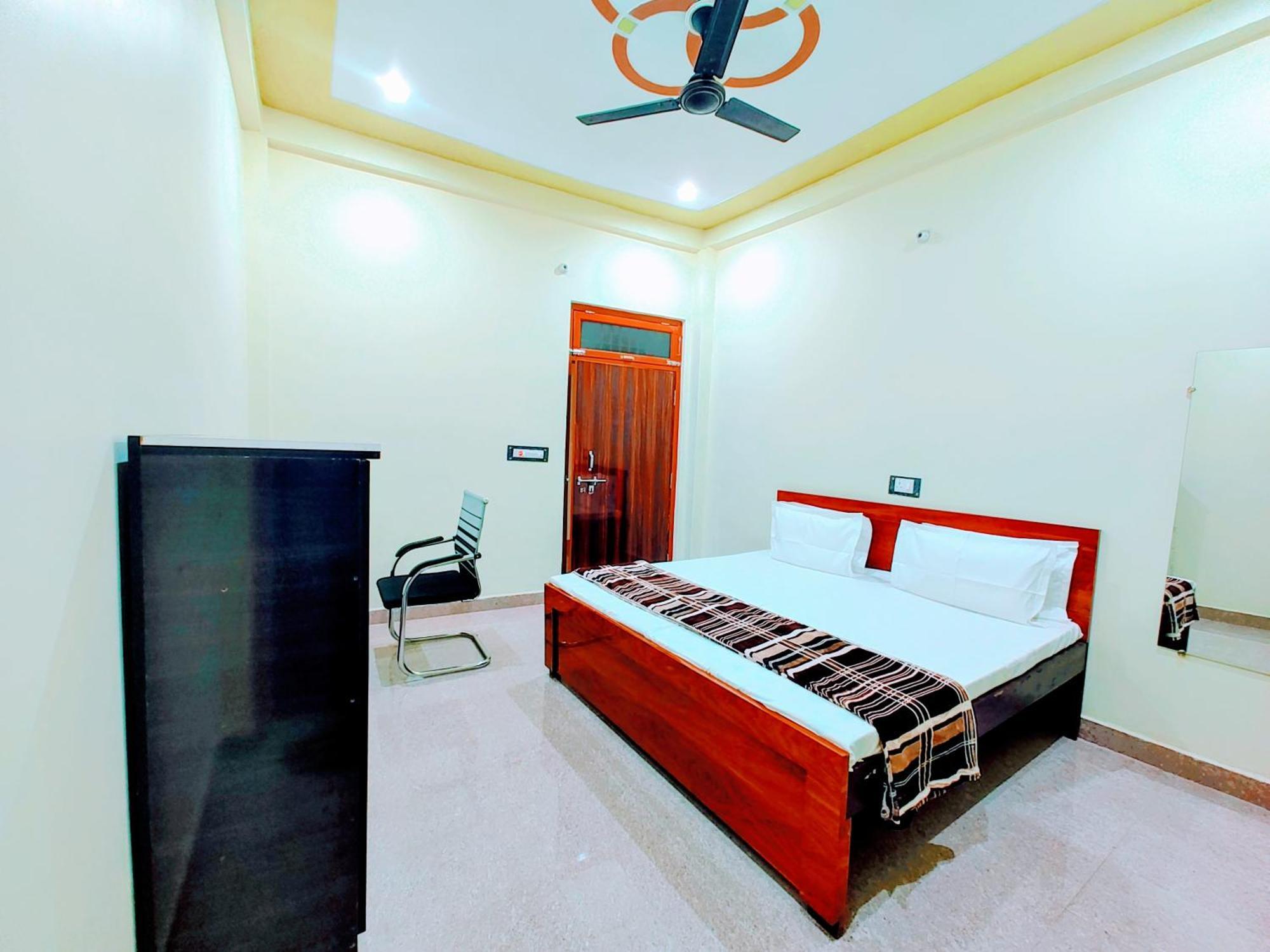 Hotel Raghukul Ayodhya Екстер'єр фото