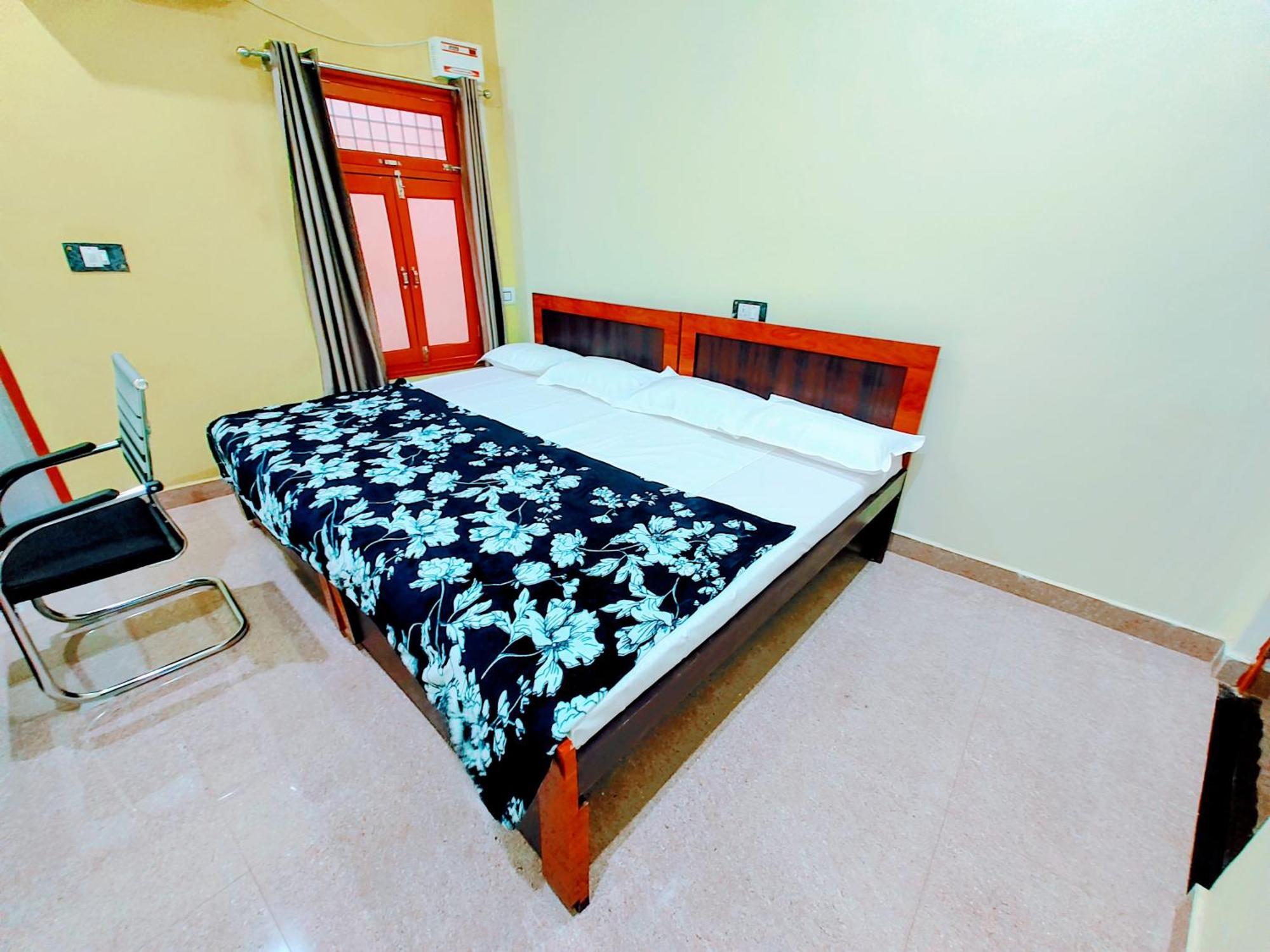 Hotel Raghukul Ayodhya Екстер'єр фото