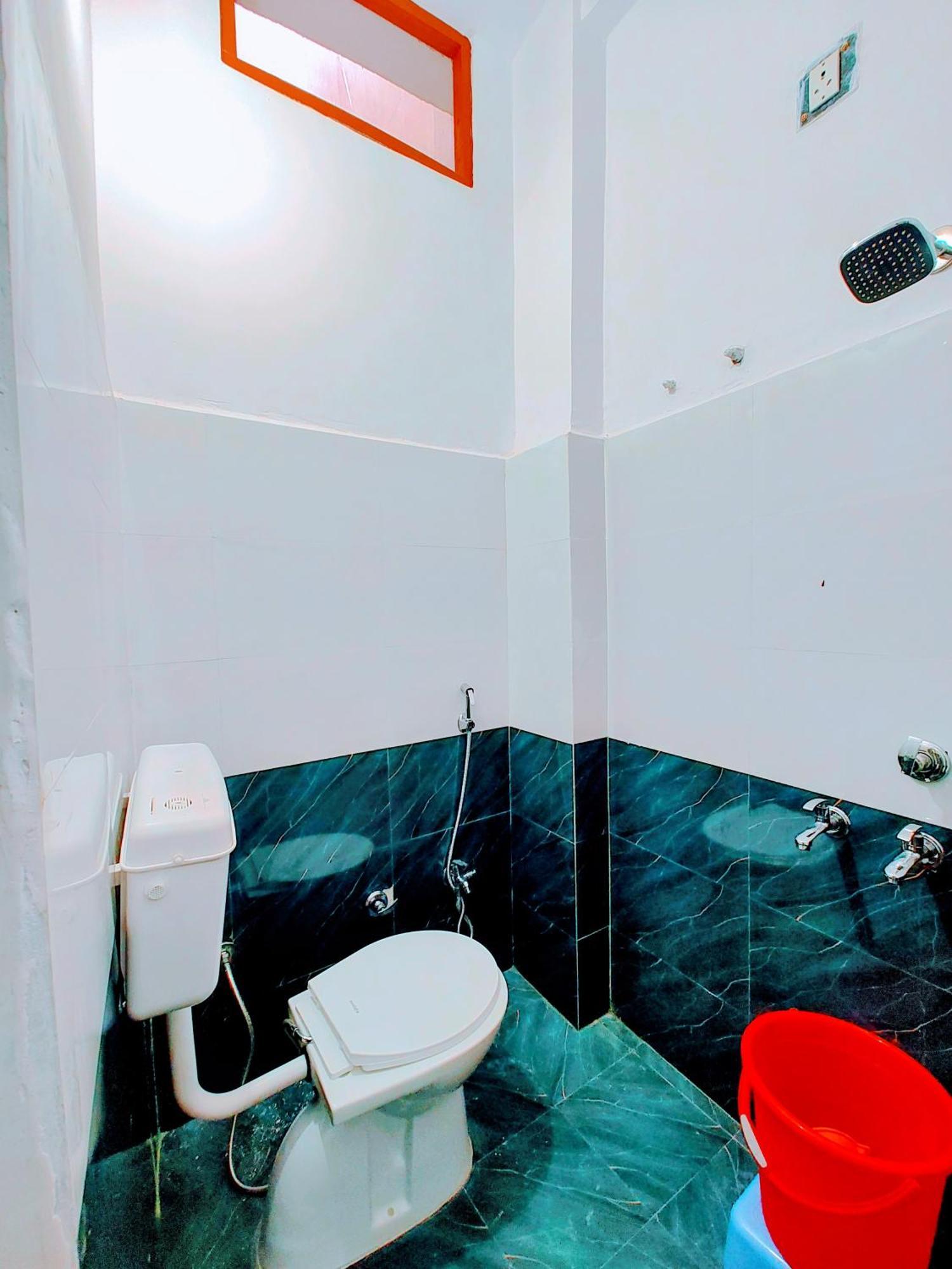 Hotel Raghukul Ayodhya Екстер'єр фото
