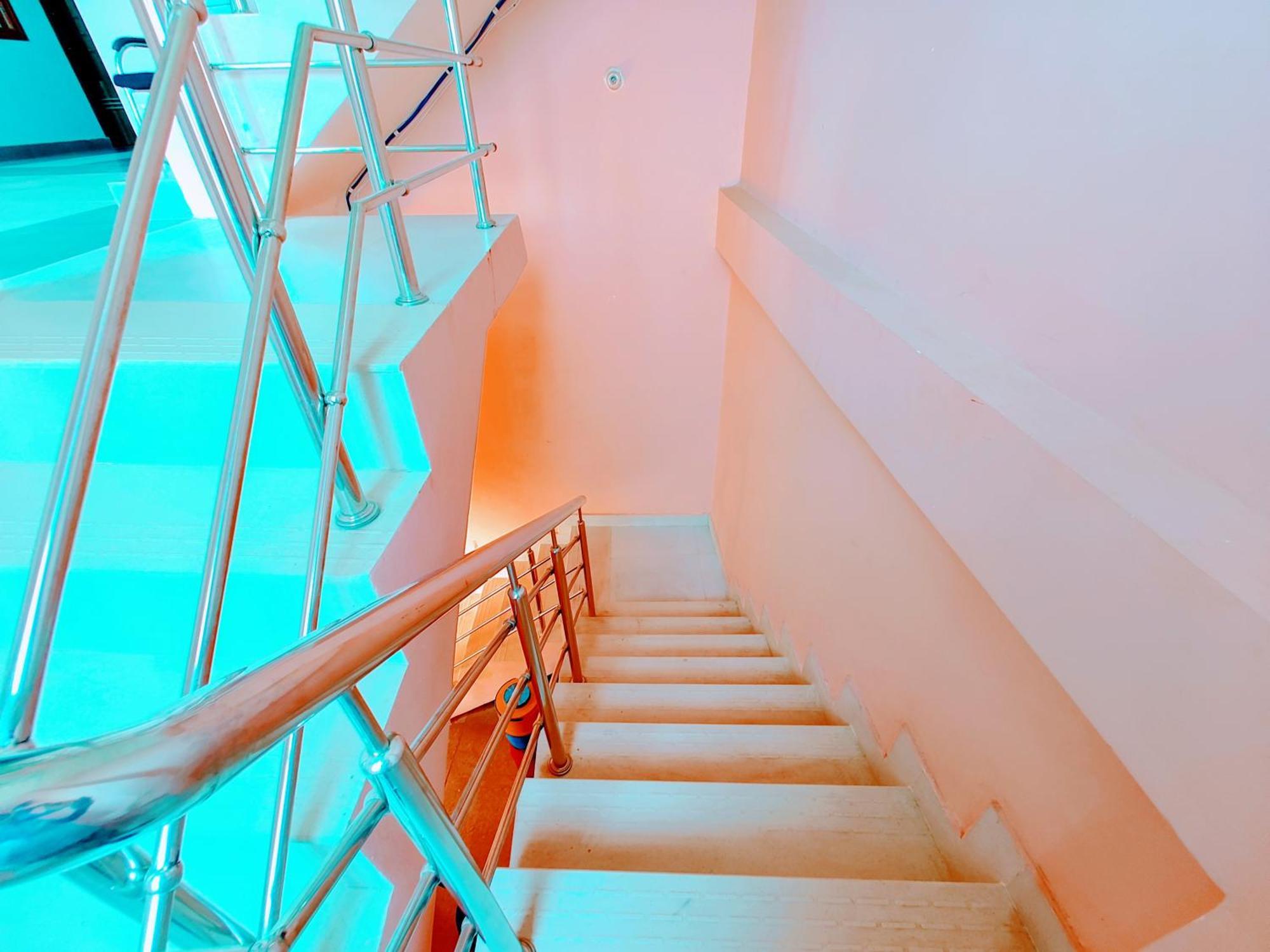 Hotel Raghukul Ayodhya Екстер'єр фото