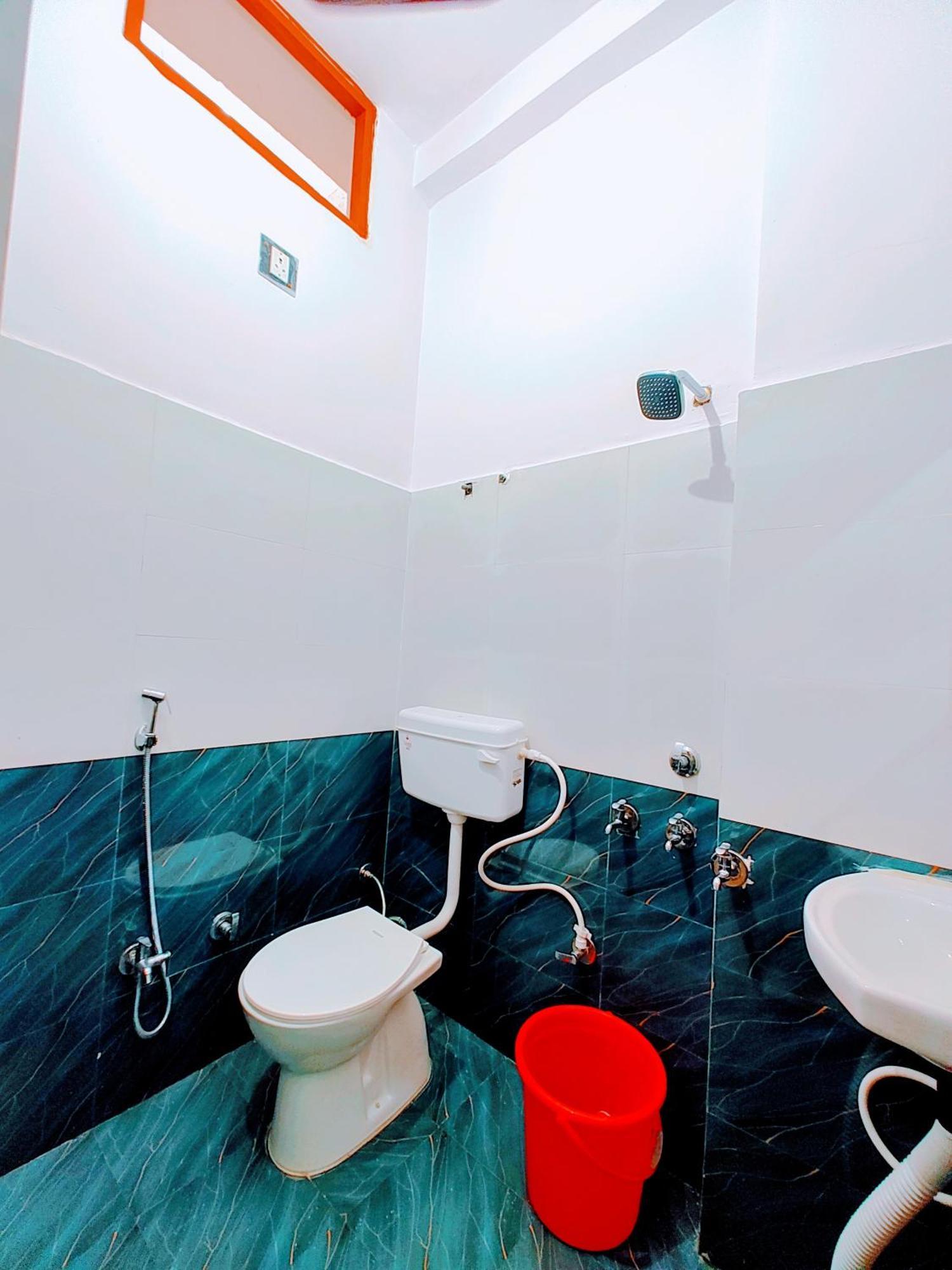 Hotel Raghukul Ayodhya Екстер'єр фото