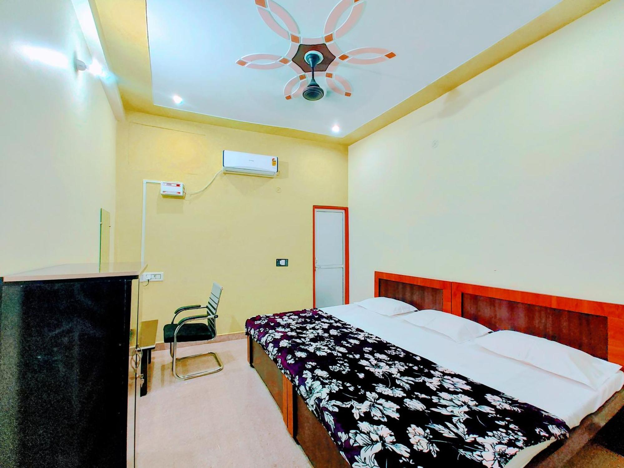 Hotel Raghukul Ayodhya Екстер'єр фото