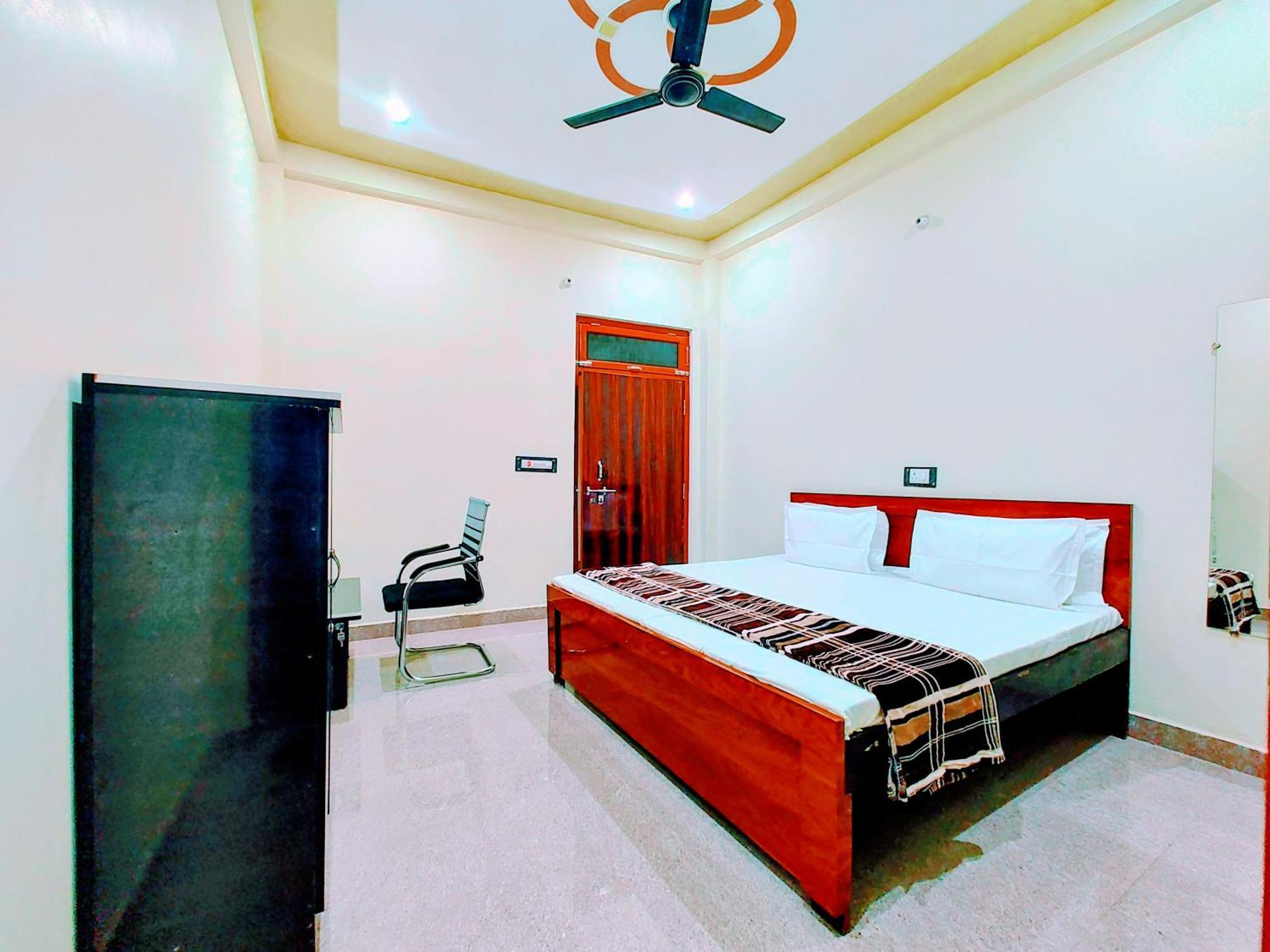Hotel Raghukul Ayodhya Екстер'єр фото